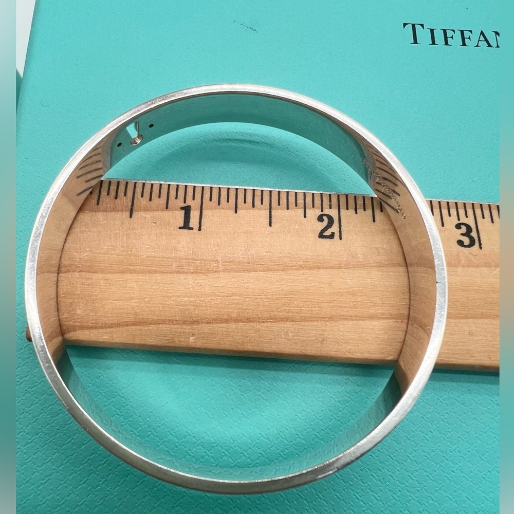 🔴Authentic Vintage Tiffany & Co. Silver Keyhole Diamonds Cuff Bracelet 🔴 - Picture 12 of 14